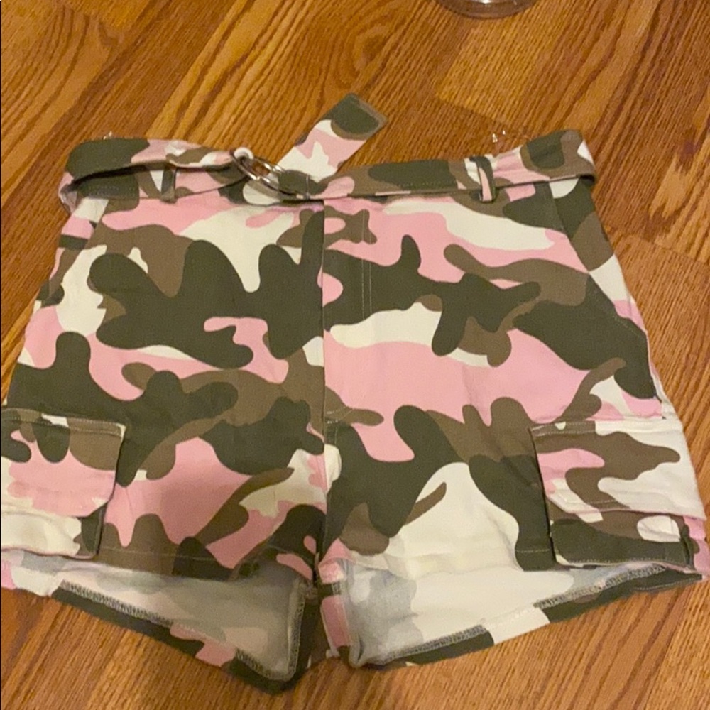 NWT Stretchy Camo shorts